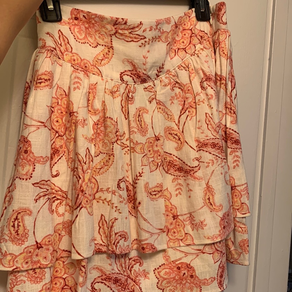 LINEN- BLEND PRINTED TIERED RUFFLE MINI SKIRT